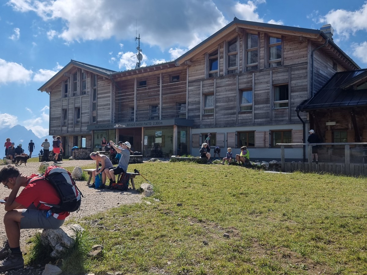 ALPE DI SIUSI – GIRO AD ANELLO AL RIFUGIO SASSO PIATTO (PLATTKOFELHÜTTE)