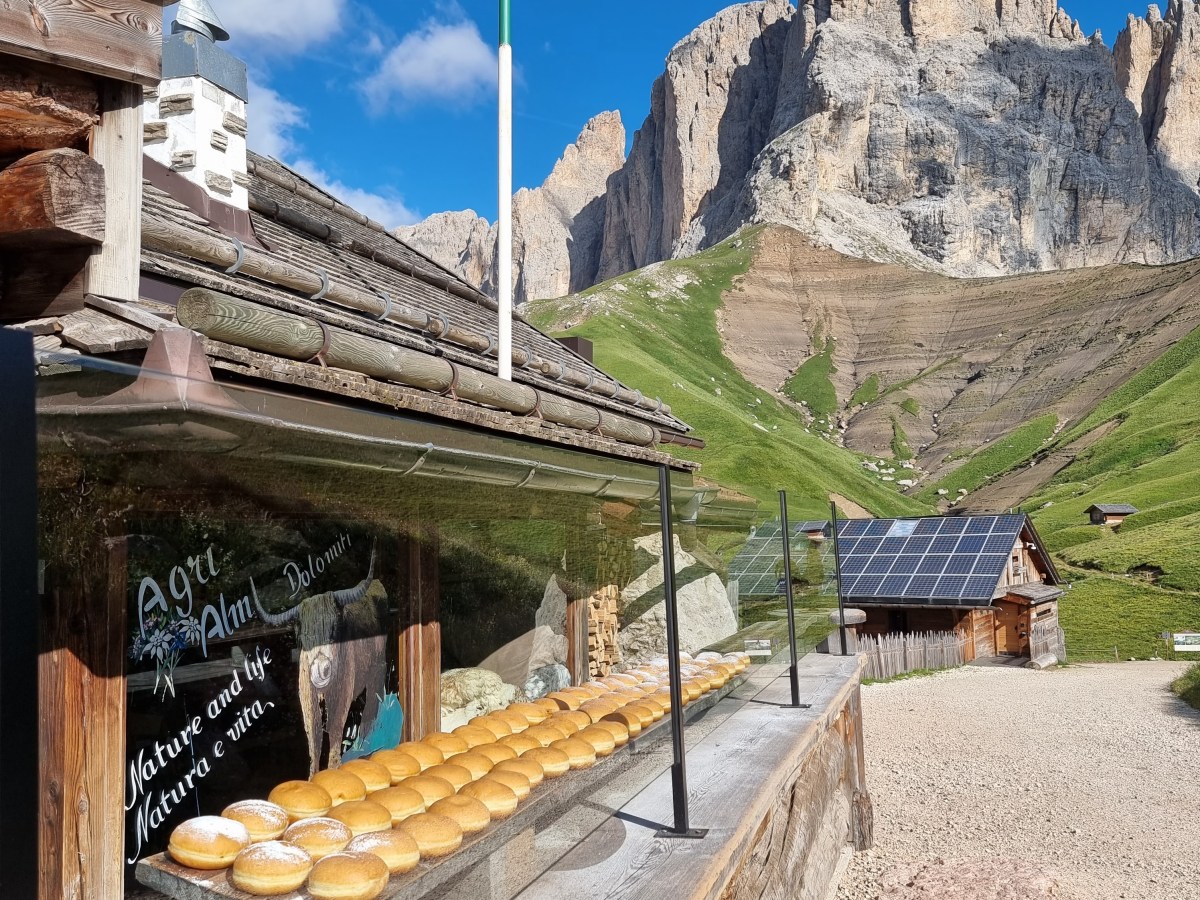 VAL DI FASSA – IL RIFUGIO FRIEDRICH AUGUST, IL RIFUGIO DEI&nbsp;KRAPFEN