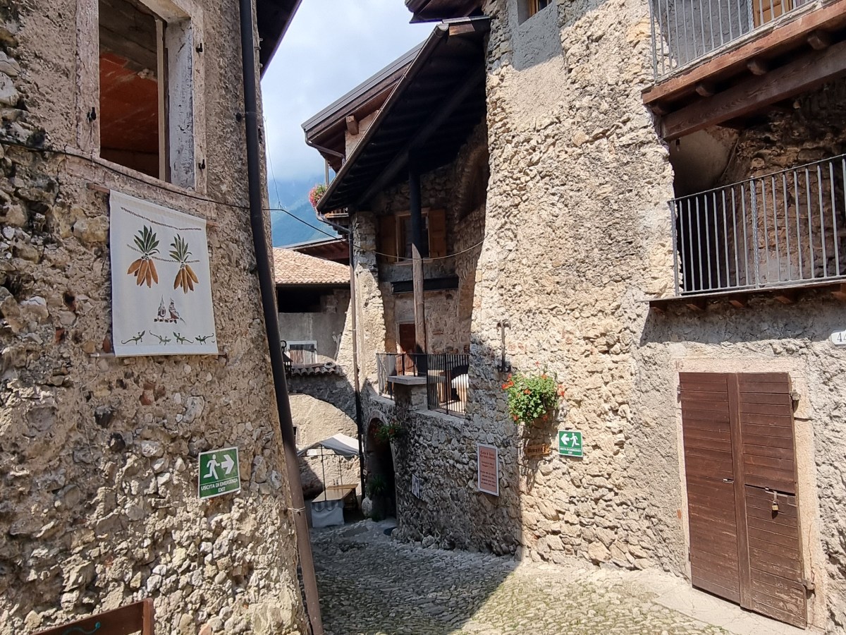 CANALE DI TENNO: UN BORGO MEDIOEVALE TRENTINO TUTTO DA&nbsp;VEDERE